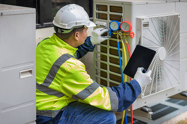 Professional Hvac technician working in Jacksontown, OH